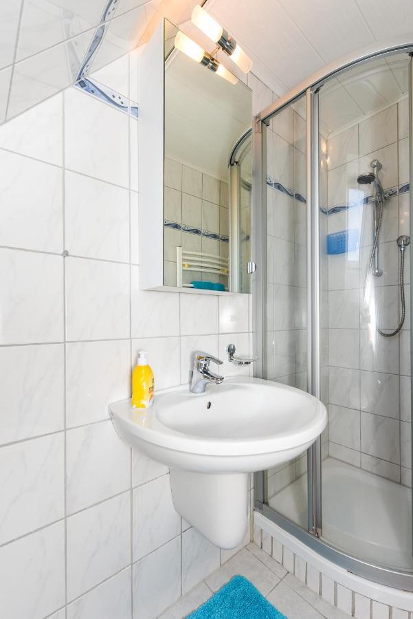 Ferienwohnungen Im Haus Waterkant Нойгарлінгерзіль Екстер'єр фото